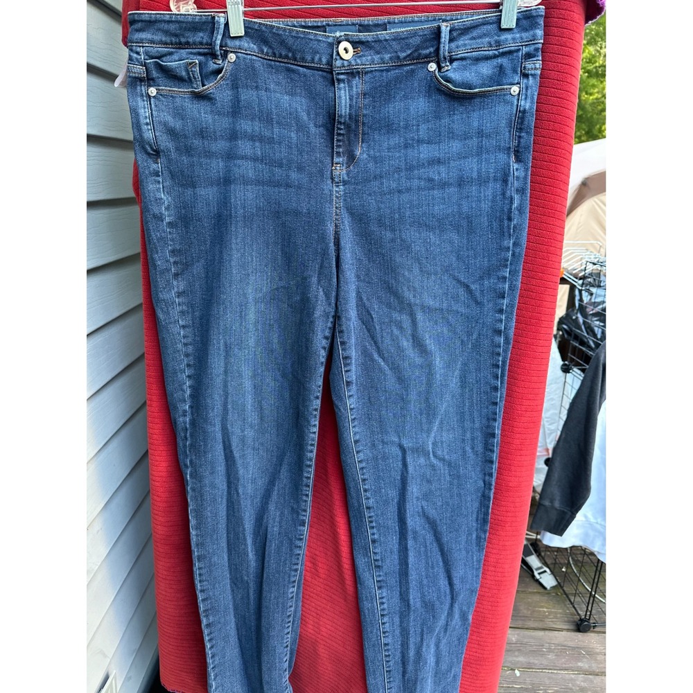 J. Jill Denim Weekender Blue Straight Leg Jeans Medium Wash Size 14 Casual Pants